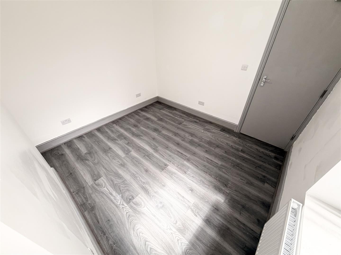 flat for rent hilda street