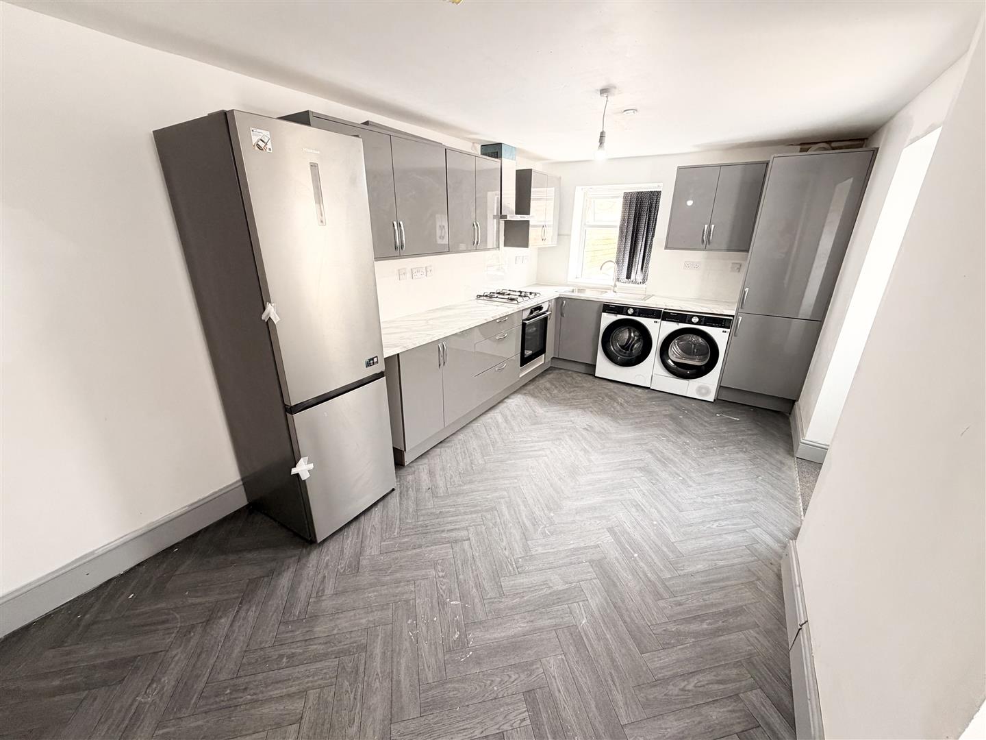 flat for rent hilda street