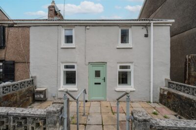 house - semi-detached for rent bethania street
