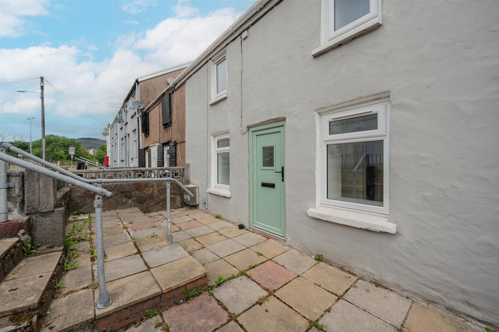 house - semi-detached for rent bethania street