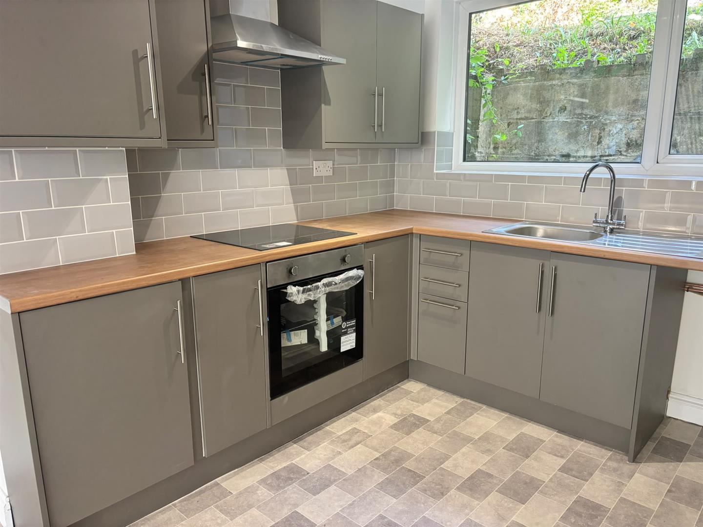 house - terraced for rent cleighton terrace