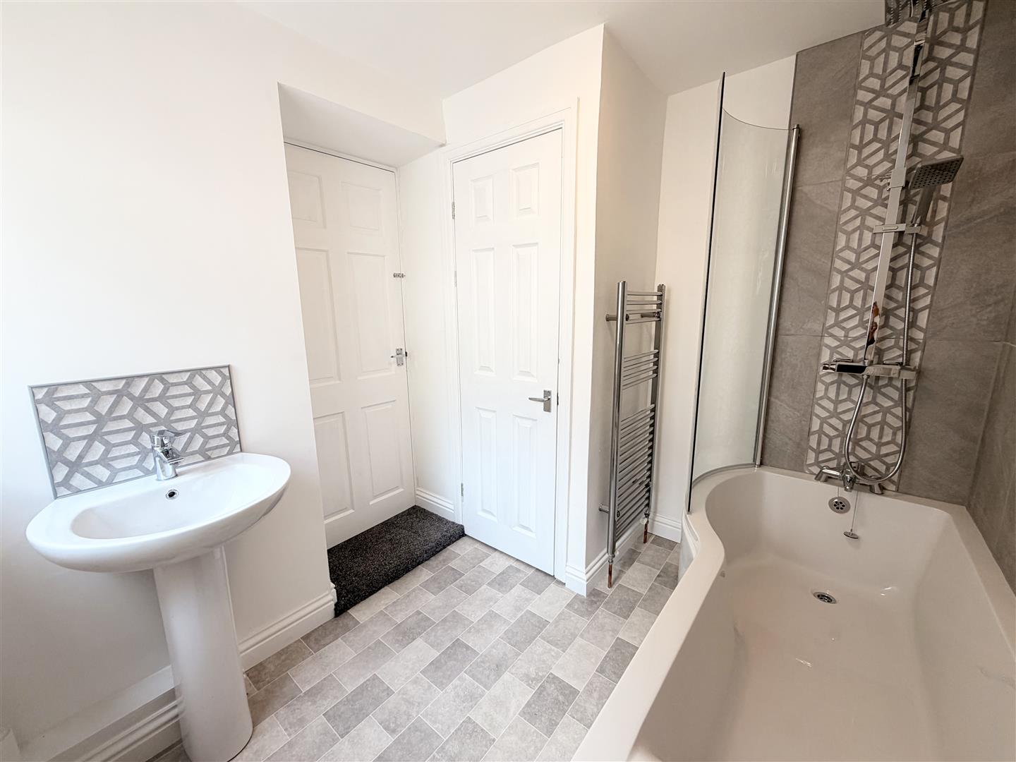 house - terraced for rent cleighton terrace