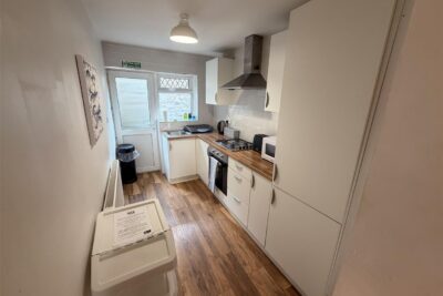 house - end terrace for rent neath road