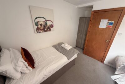 house - end terrace for rent neath road