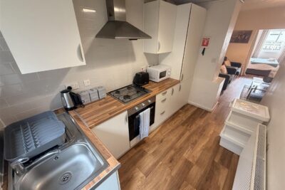 house - end terrace for rent neath road