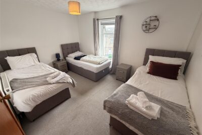 house - end terrace for rent neath road
