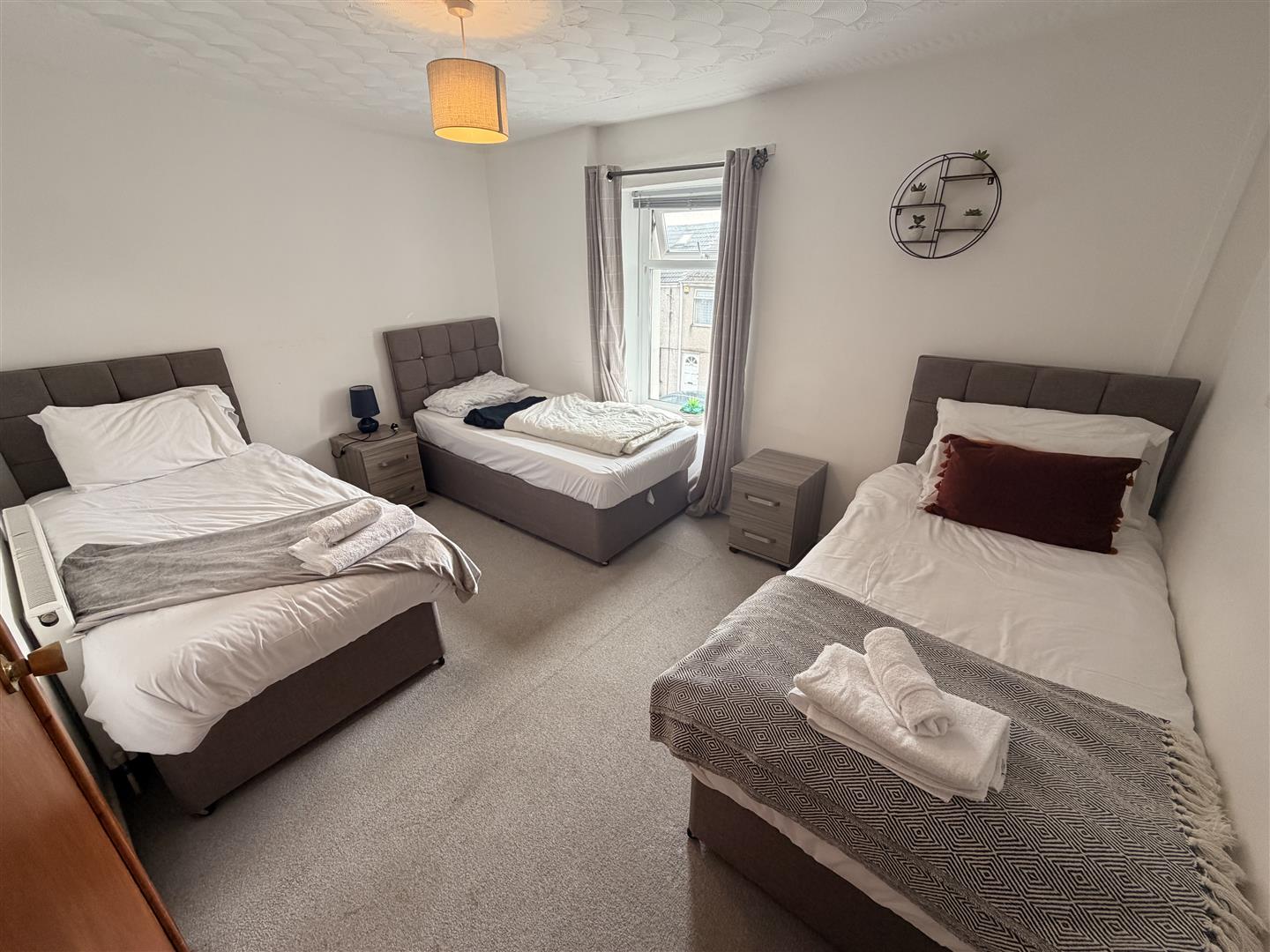 house - end terrace for rent neath road