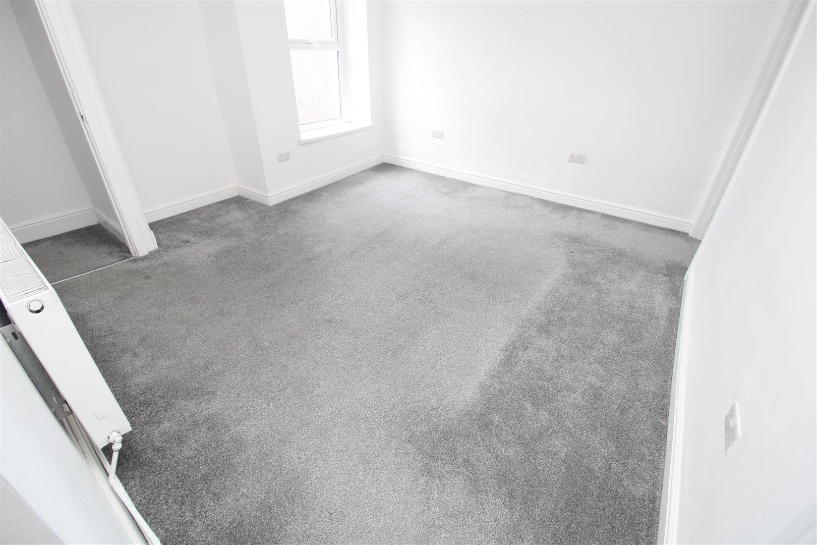 flat for rent gladstone street