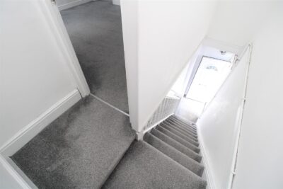 flat for rent gladstone street