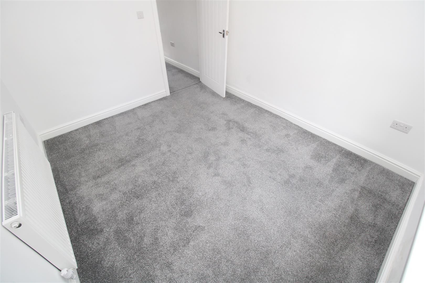 flat for rent gladstone street