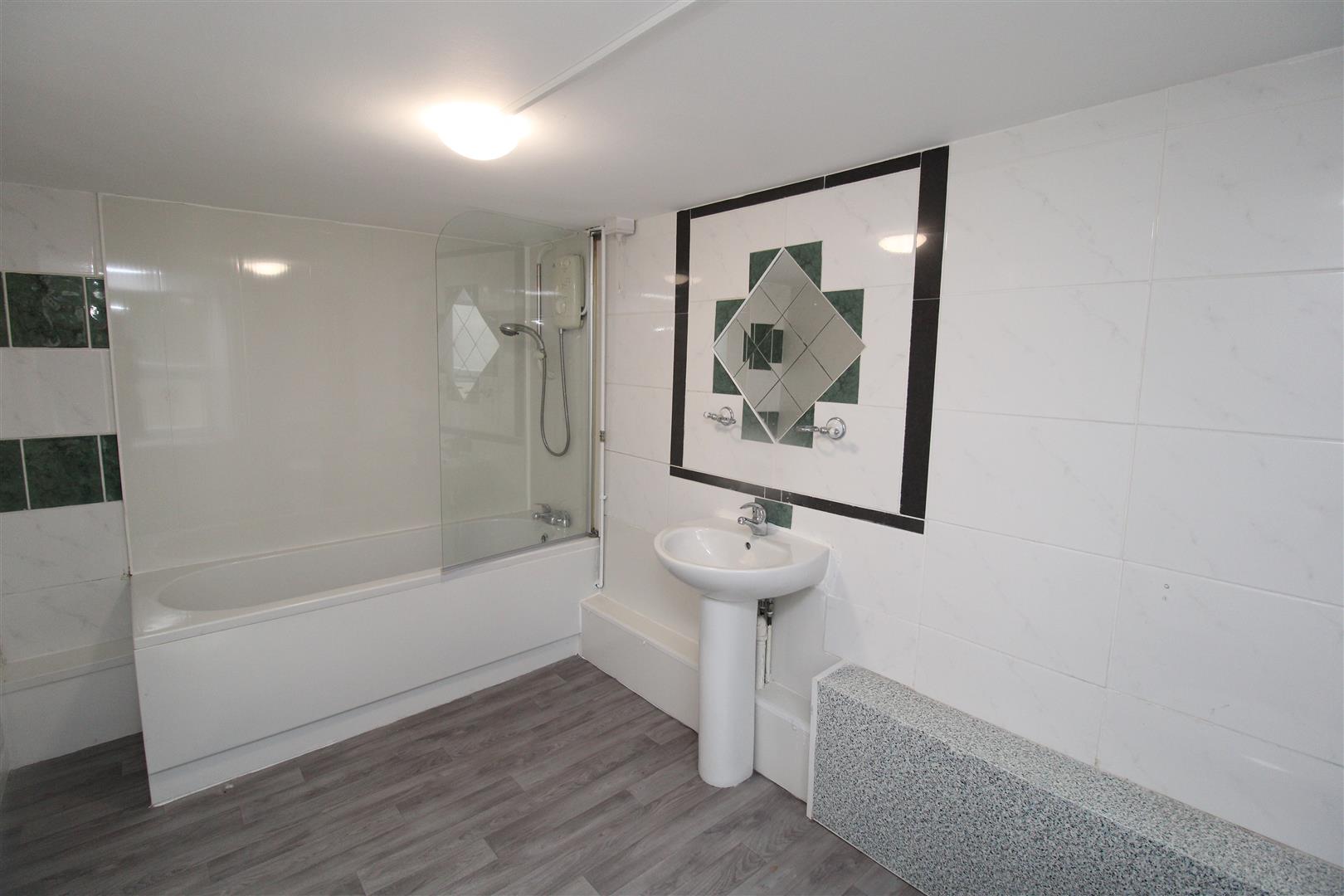 house - terraced for rent tyntyla road