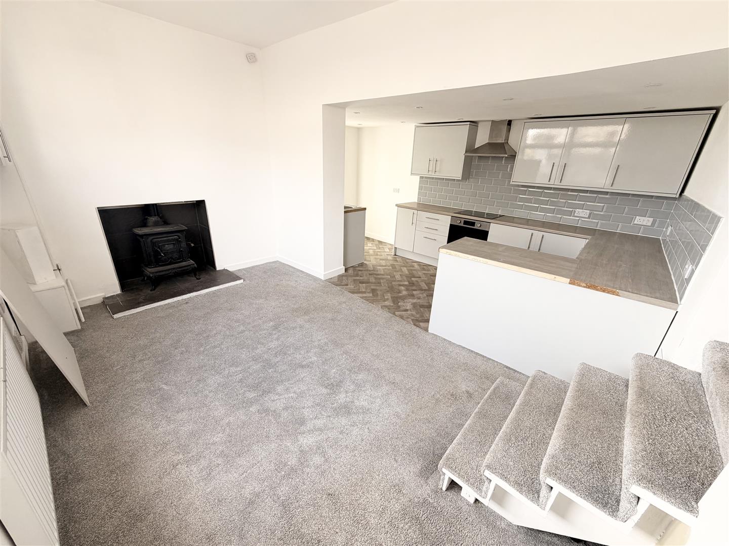 house - end terrace for rent penn street