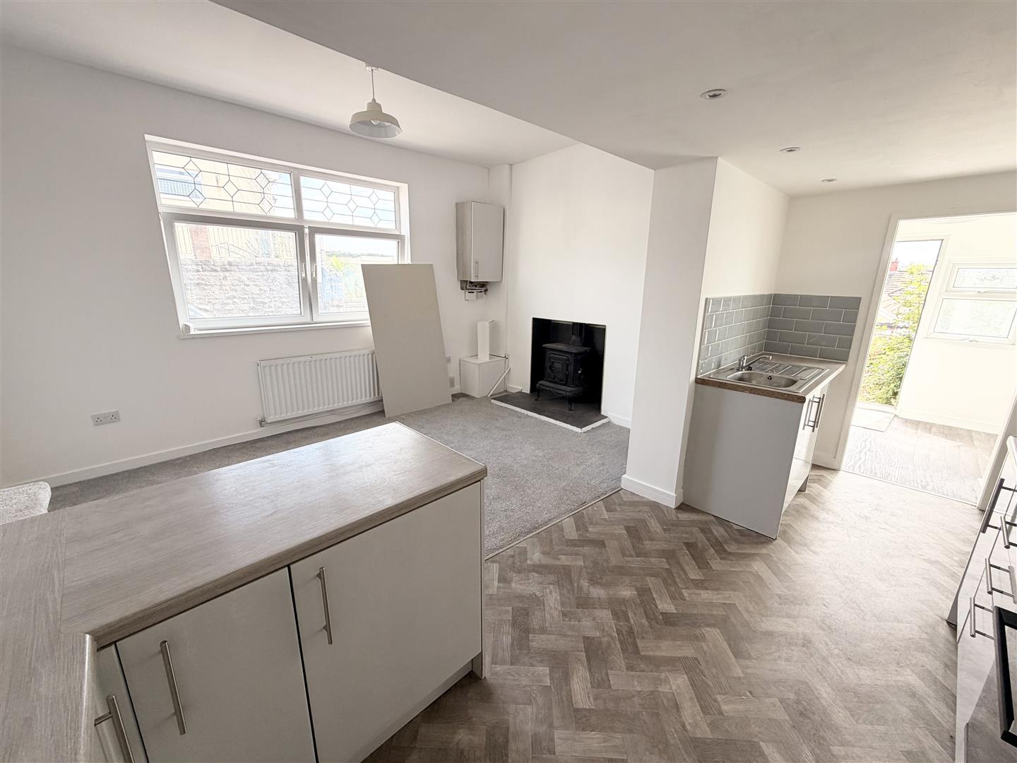 house - end terrace for rent penn street