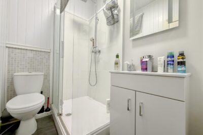 room for rent queen street