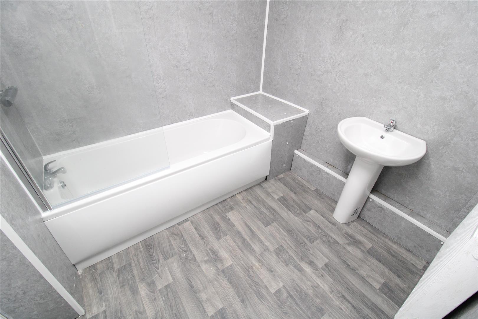 house - terraced for rent brithweunydd road