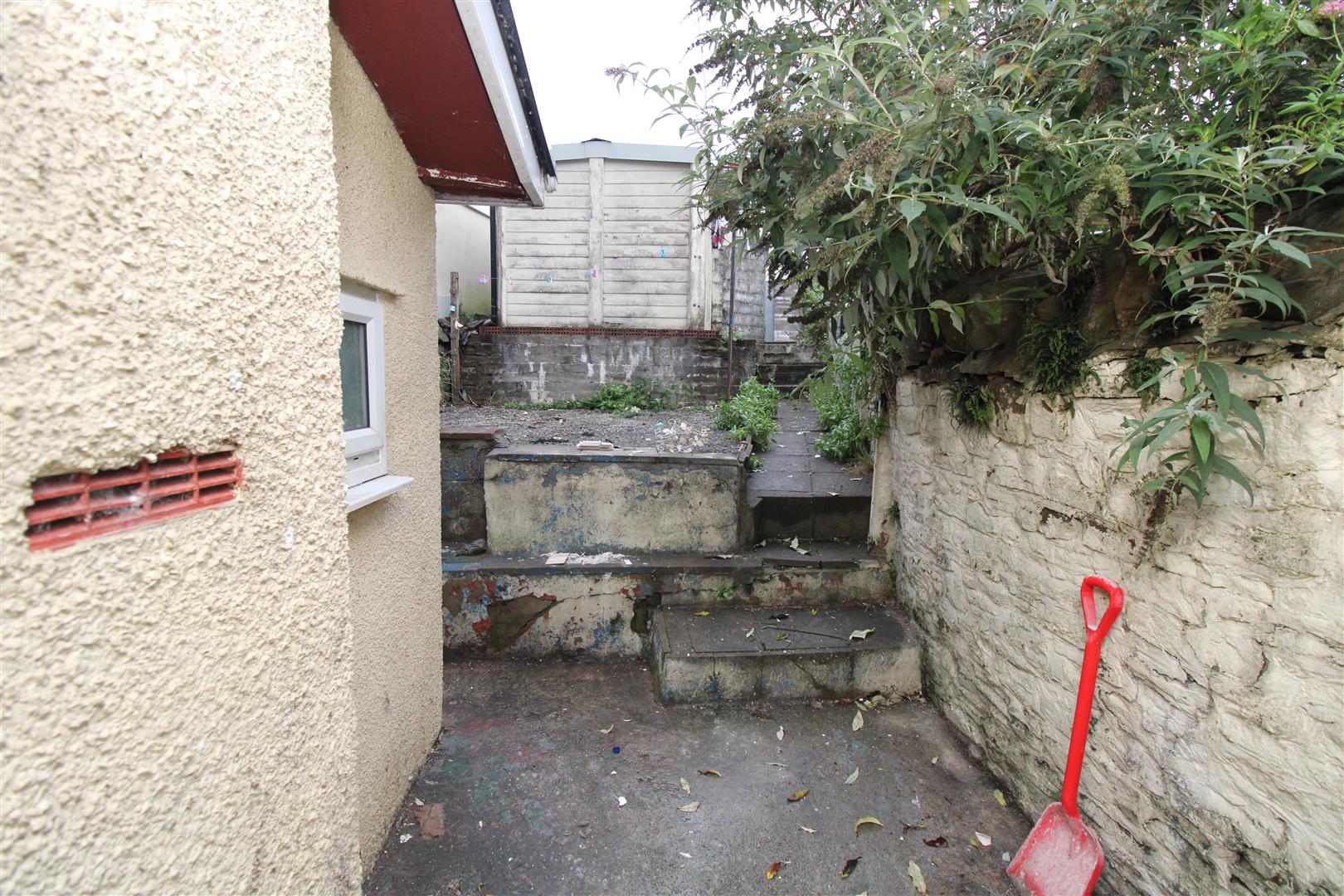 house - terraced for rent brithweunydd road