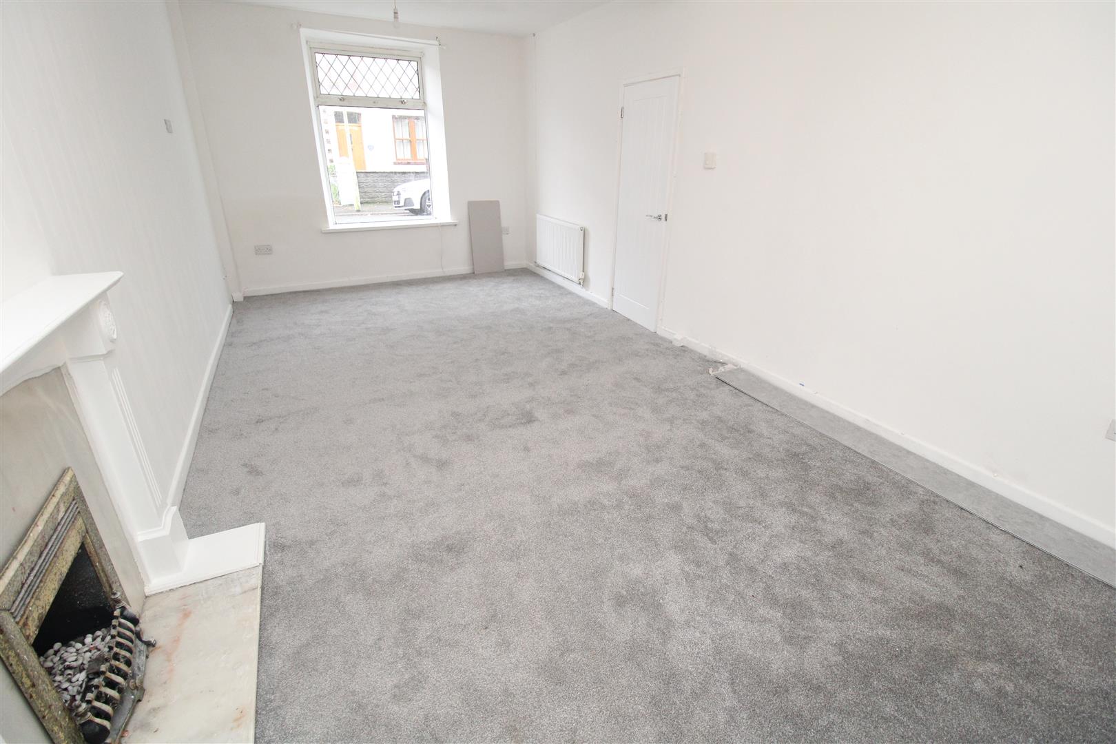 house - terraced for rent brithweunydd road