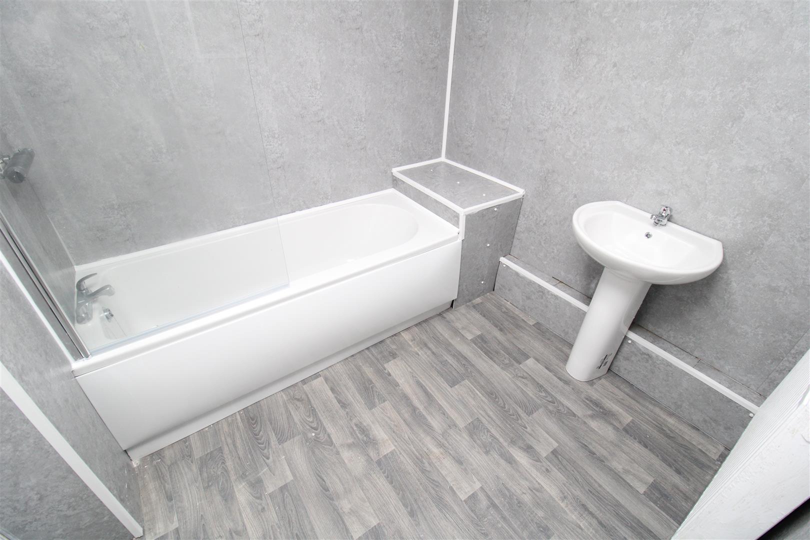 house - terraced for rent brithweunydd road