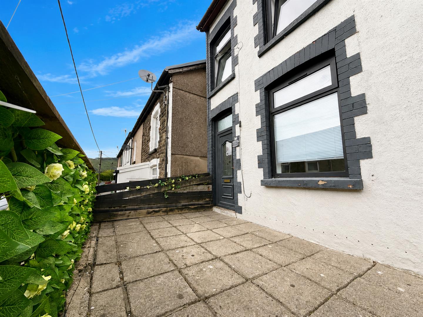 house - end terrace for rent rhys street