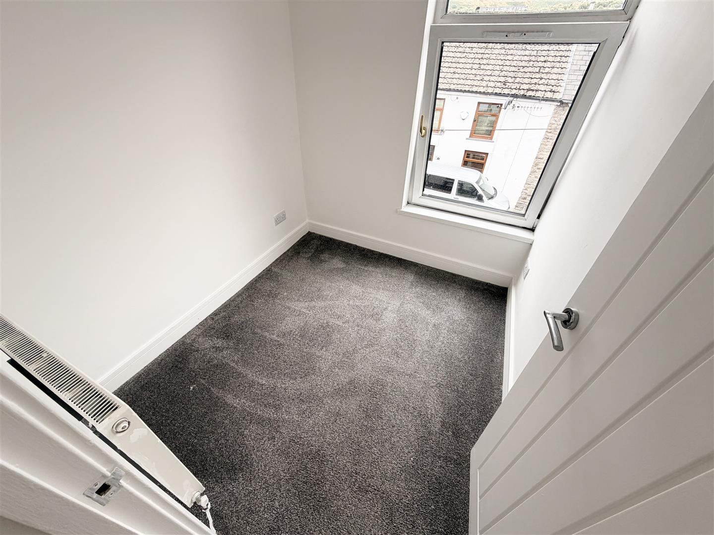 house - end terrace for rent rhys street