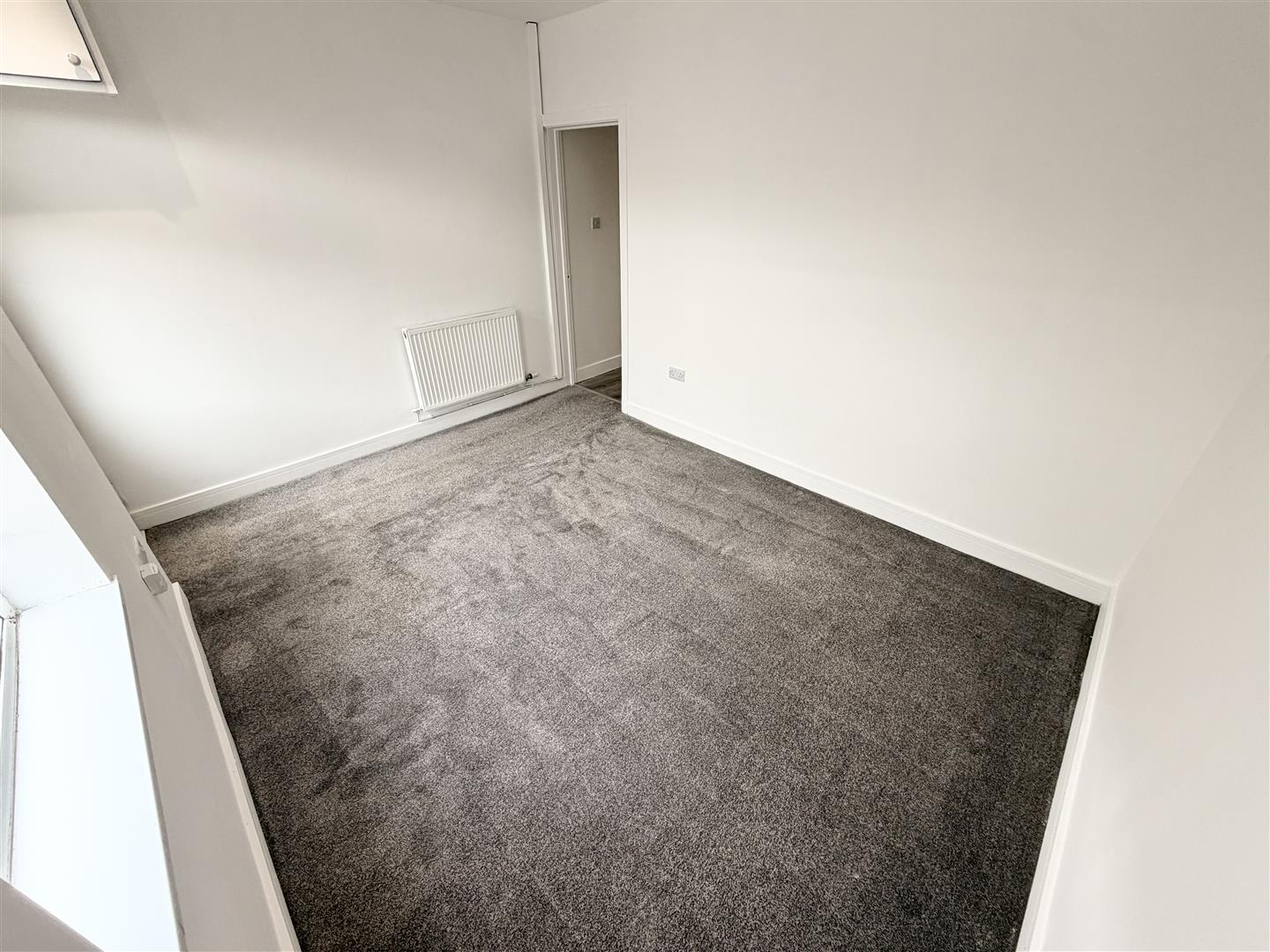 house - end terrace for rent rhys street
