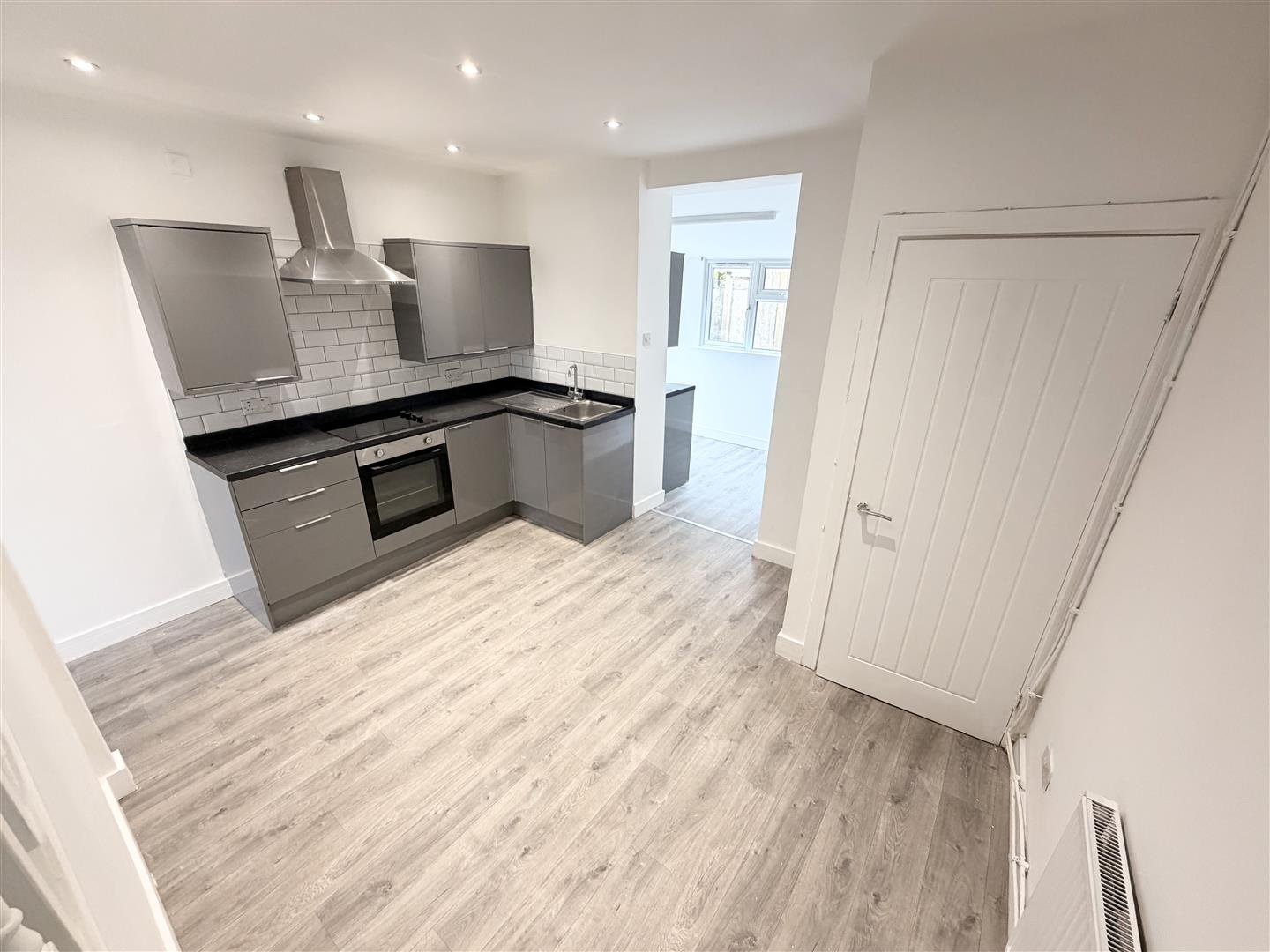 house - end terrace for rent rhys street