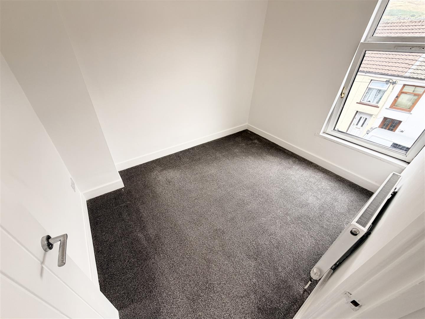 house - end terrace for rent rhys street