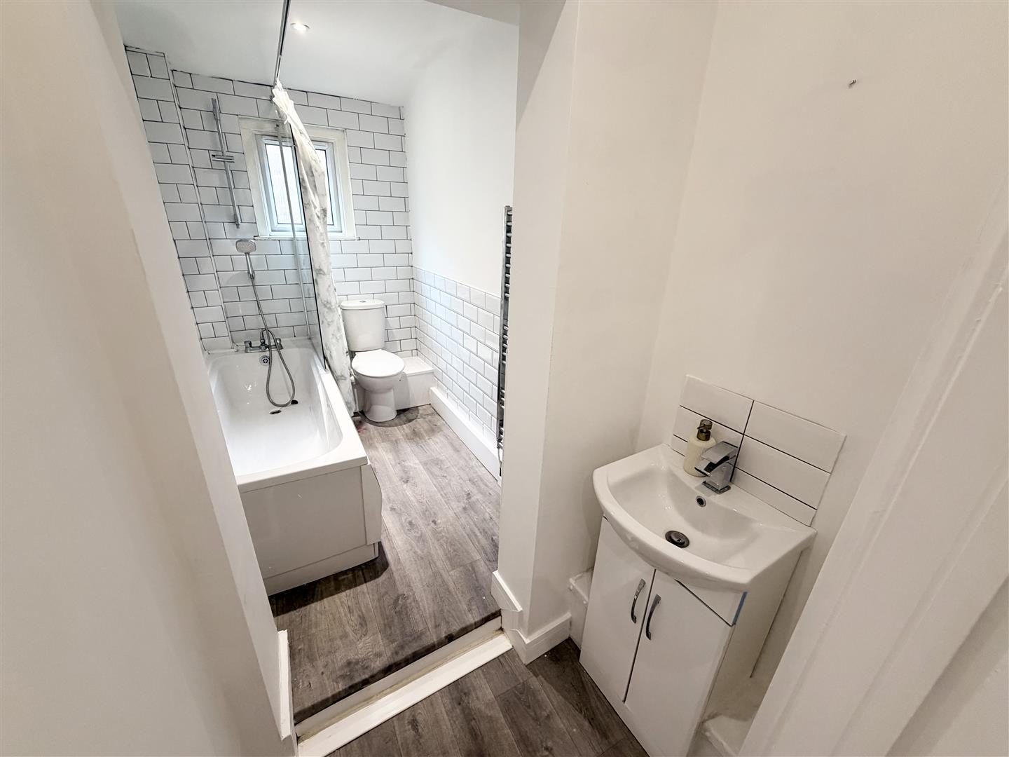 house - end terrace for rent rhys street