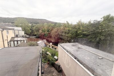 house for rent pontypridd road