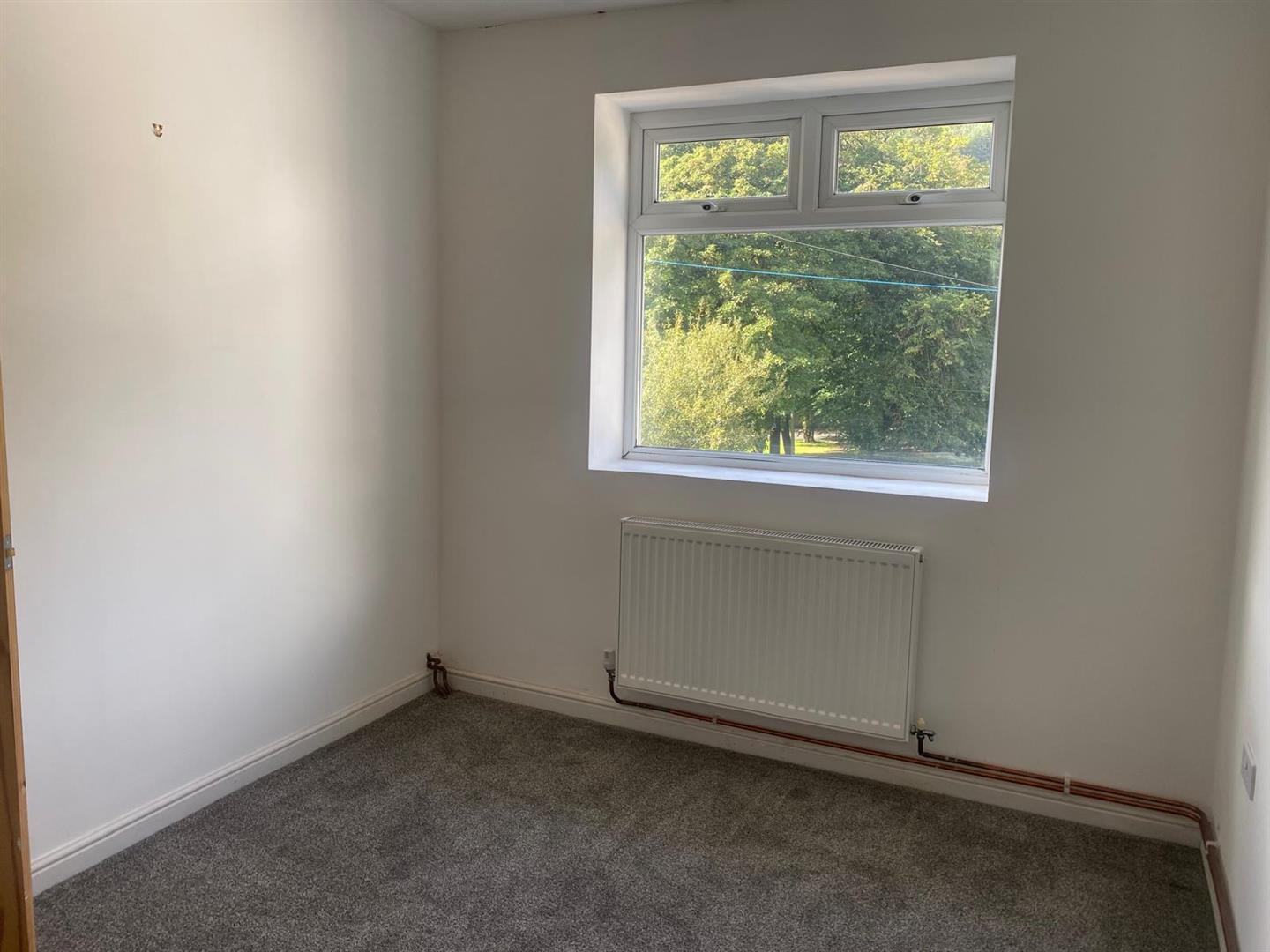 house - terraced for rent marine street