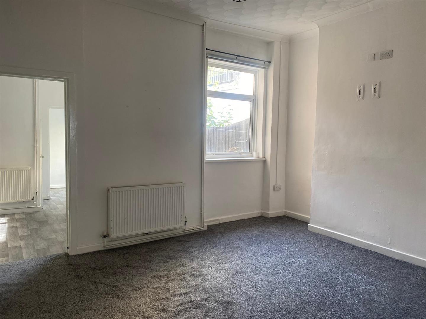 house - terraced for rent marine street