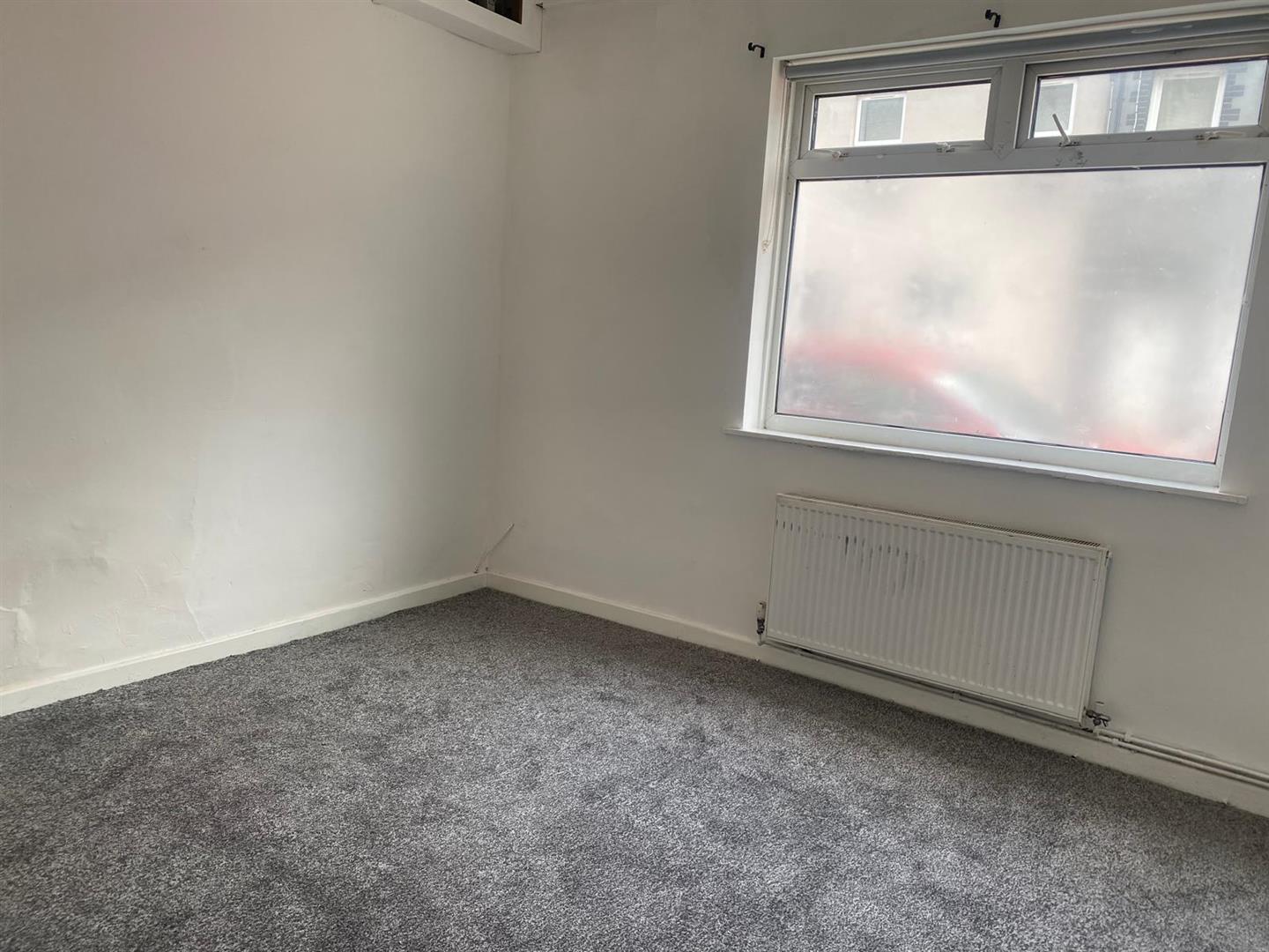 house - terraced for rent marine street