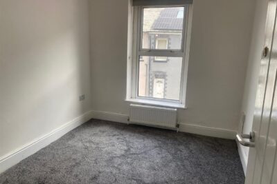 house - terraced for rent marine street