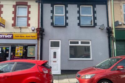house - terraced for rent marine street