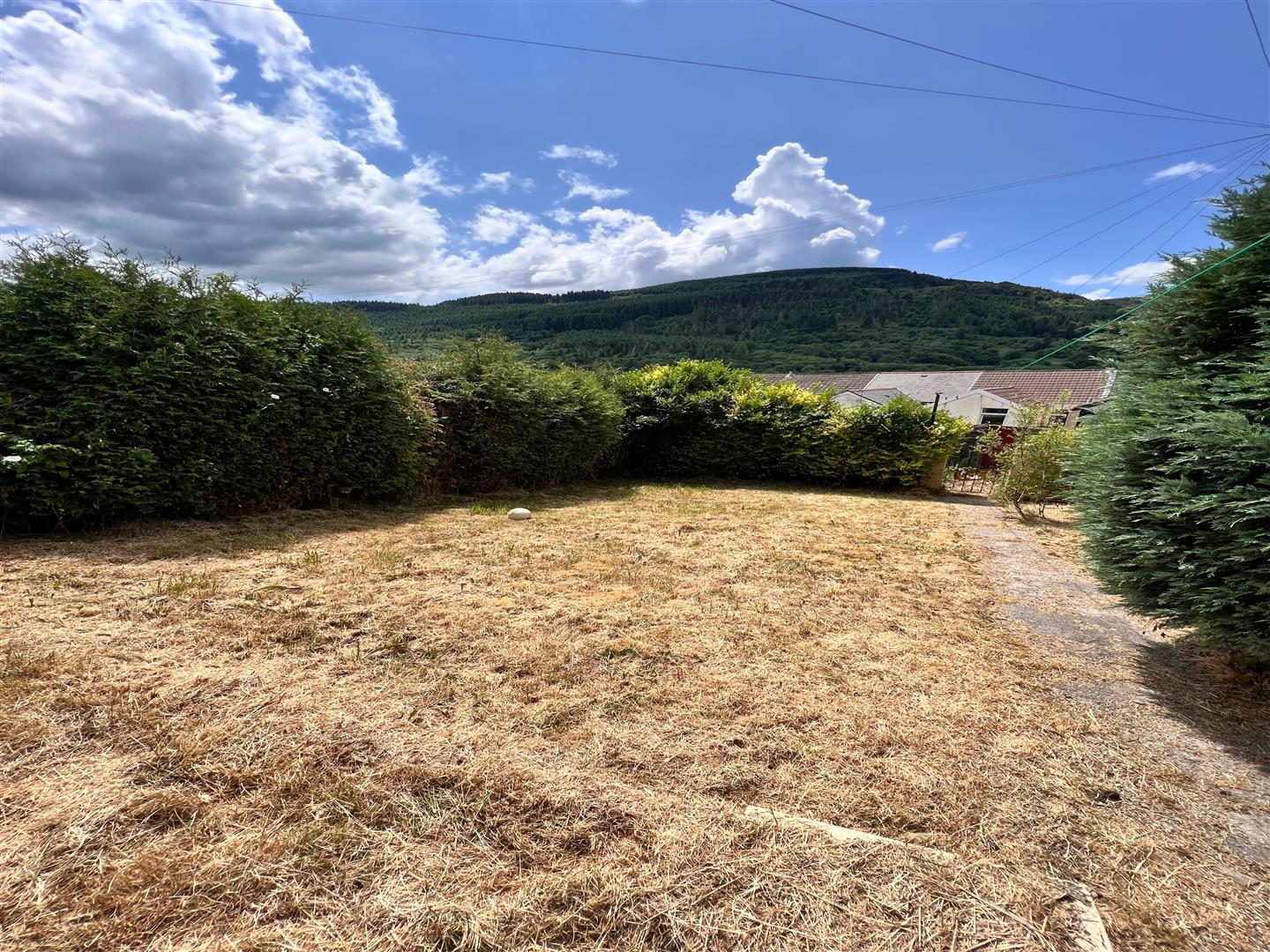 house - semi-detached for rent bryn heulog