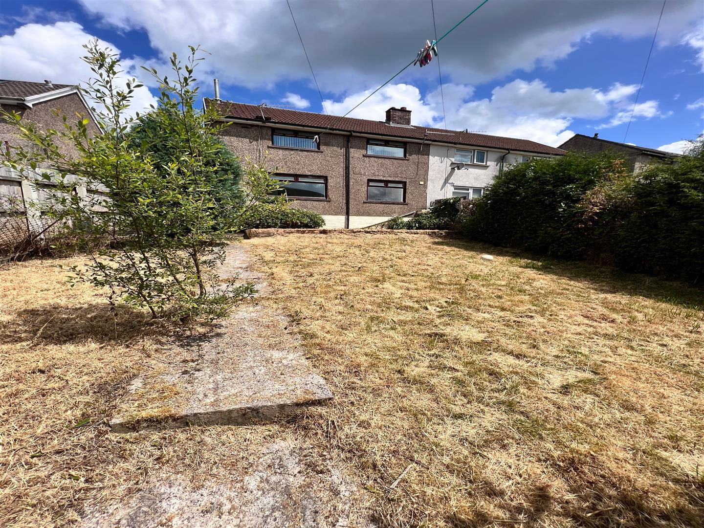 house - semi-detached for rent bryn heulog