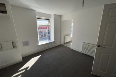 flat for rent llewellyn street