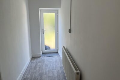 flat for rent llewellyn street