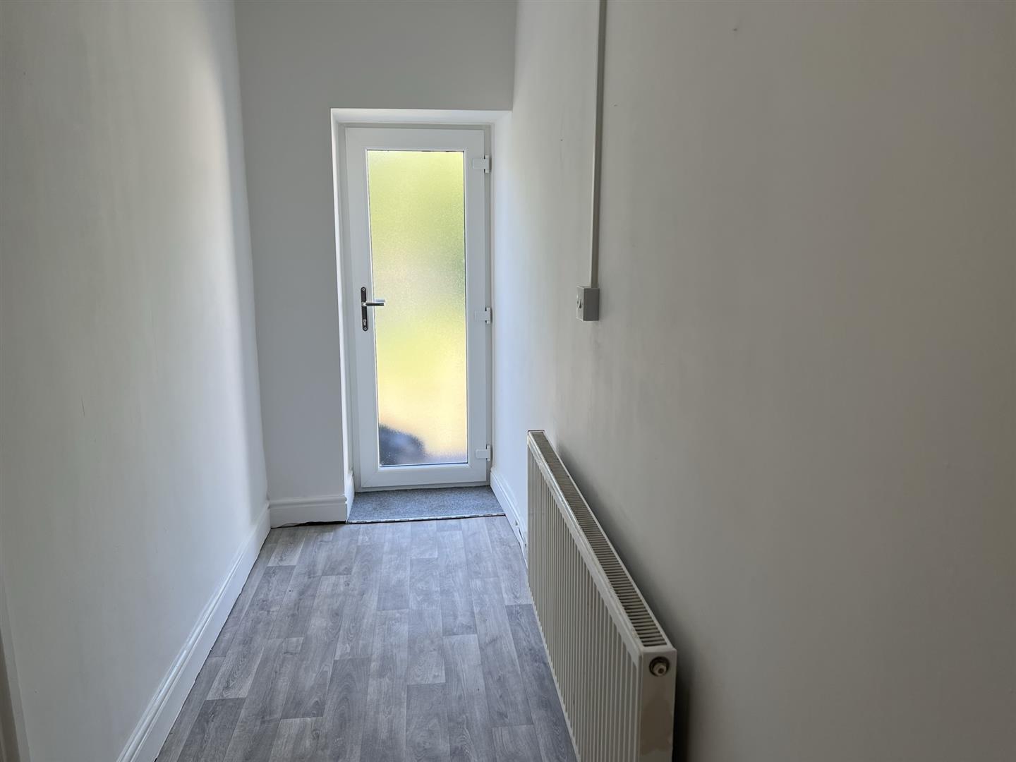 flat for rent llewellyn street