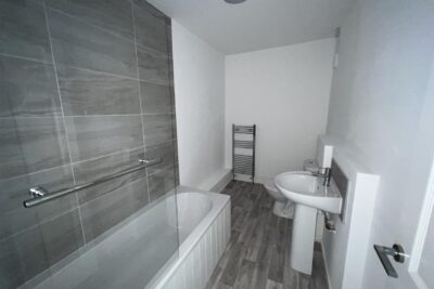 flat for rent llewellyn street