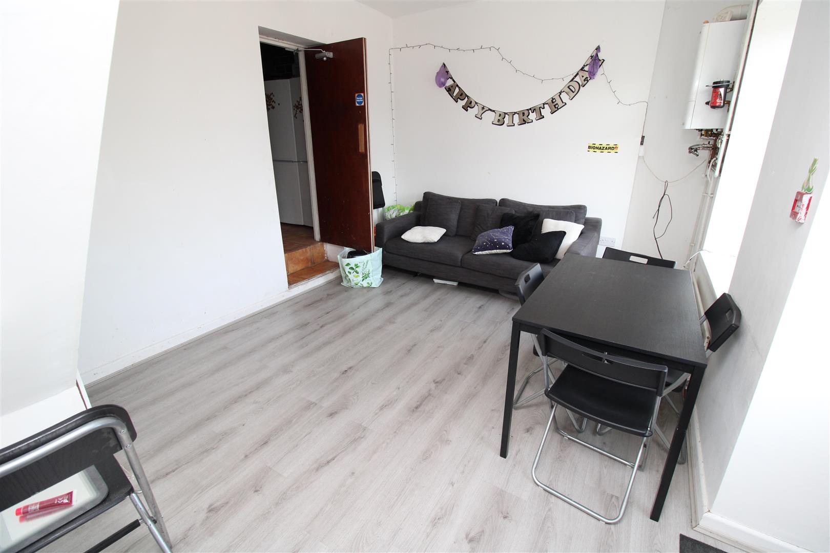 house - terraced for rent laura street