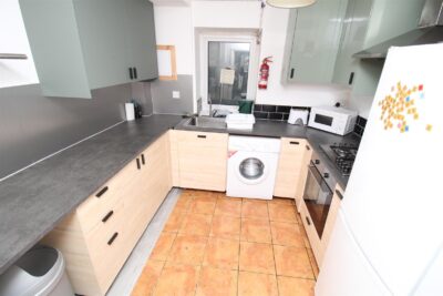 house - terraced for rent laura street