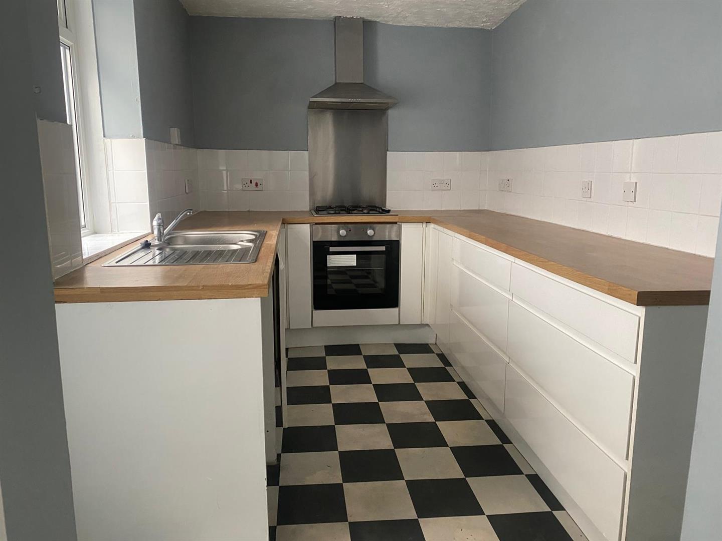 house - terraced for rent pontshonnorton road