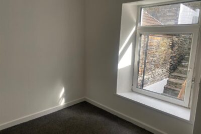 house - terraced for rent pontshonnorton road