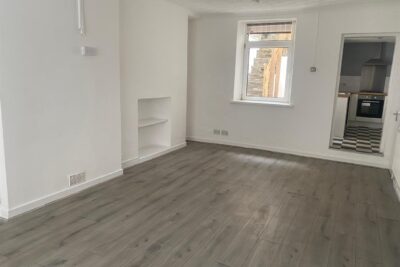 house - terraced for rent pontshonnorton road