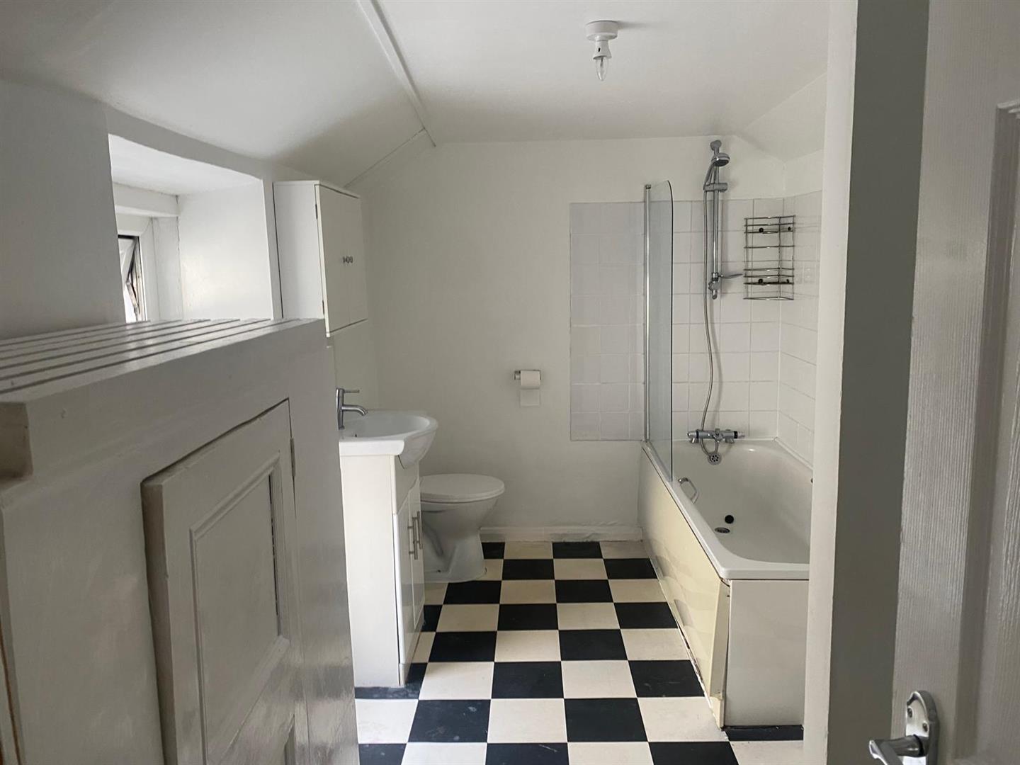 house - terraced for rent pontshonnorton road