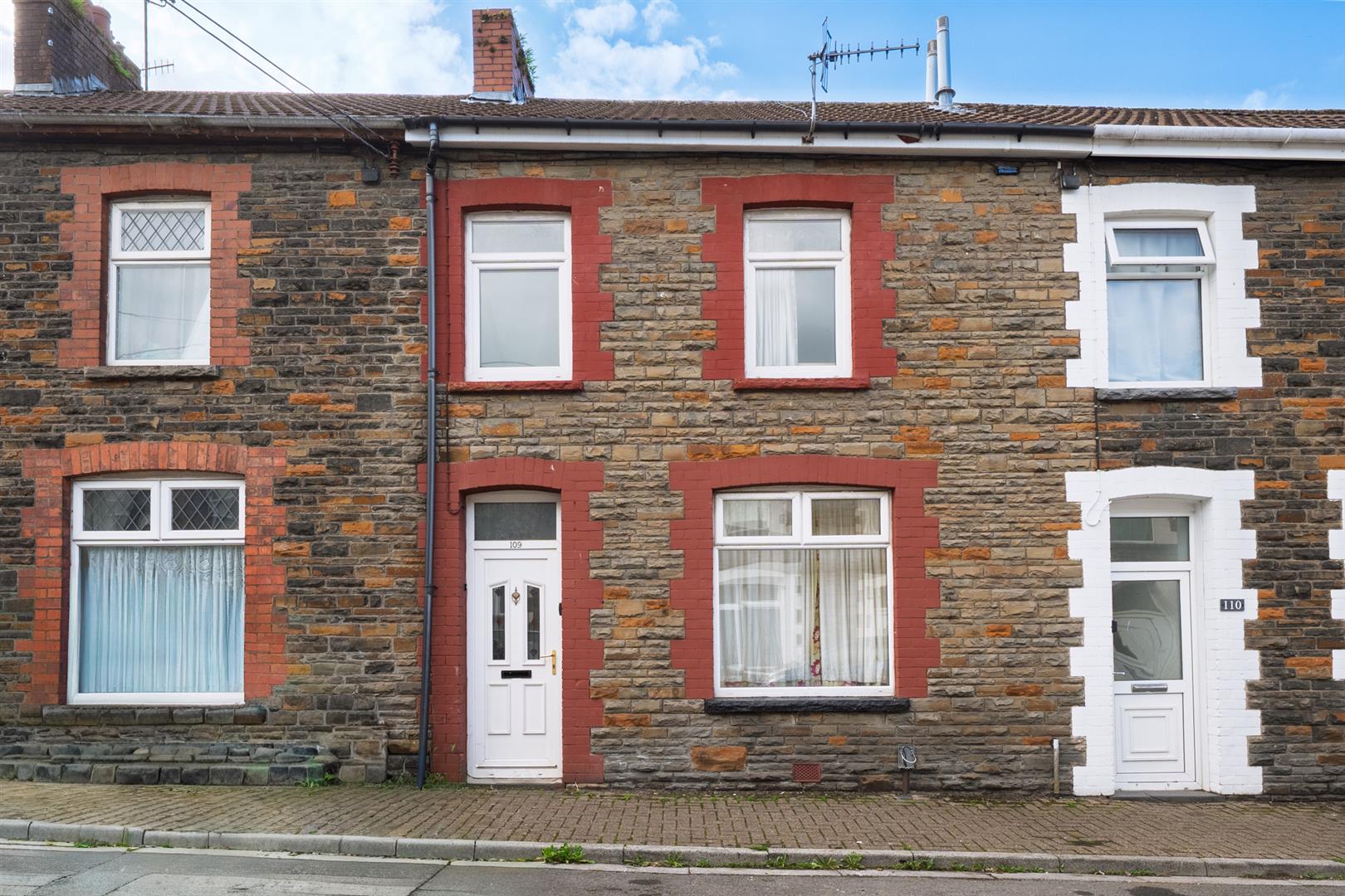 house - terraced for sale queen street