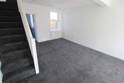 house - end terrace for rent howard street