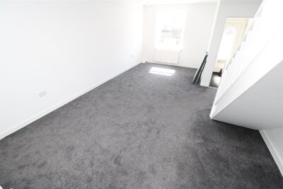 house - end terrace for rent howard street