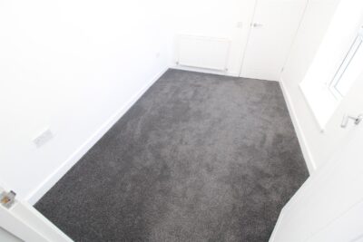 house - end terrace for rent howard street